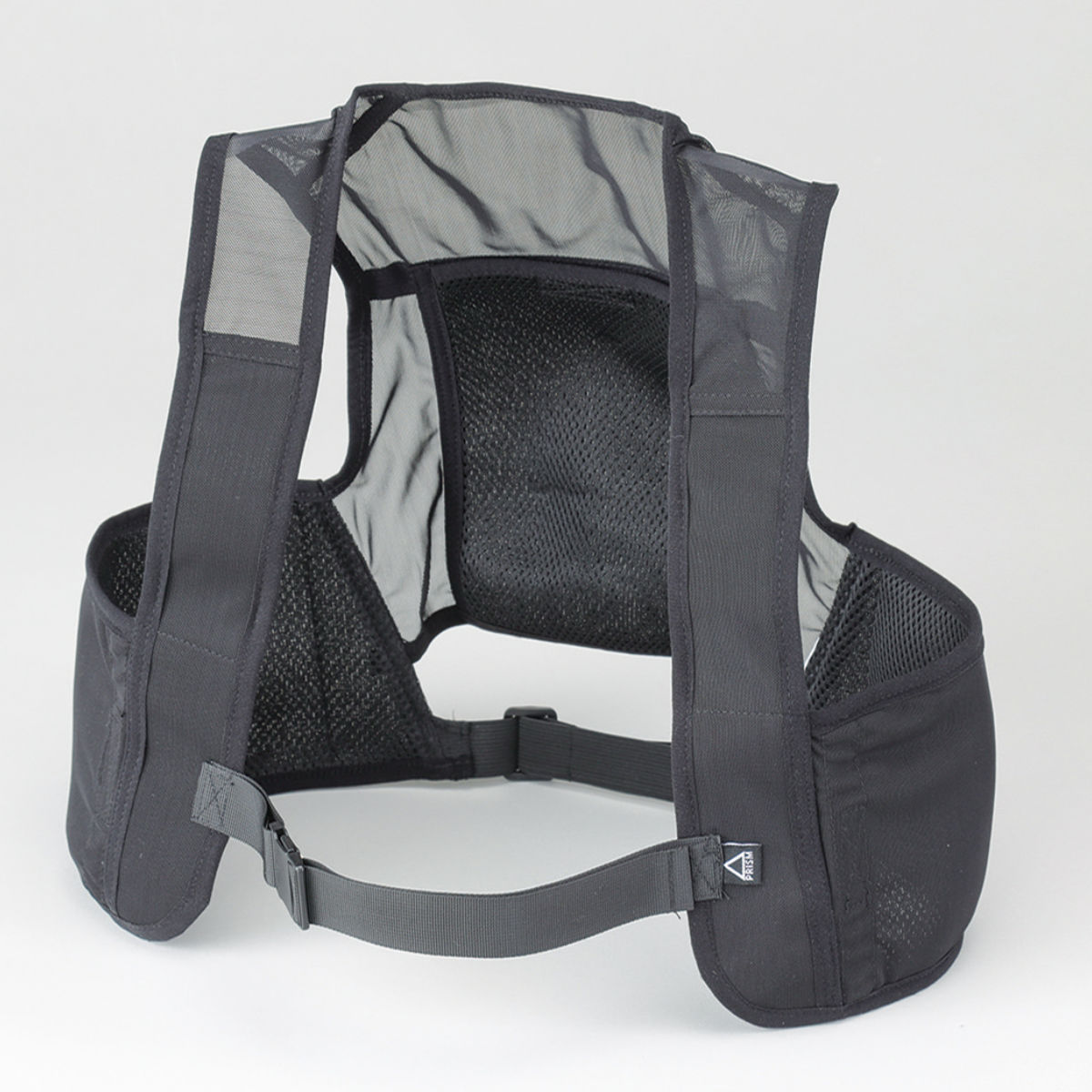 日本緑十字社 ピタッと冷却ベスト 予備保冷剤付 フリーサイズ （ 冷却