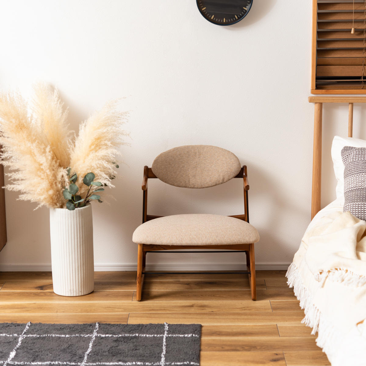 東谷 フロアチェア 座面高34cm 木製 ファブリック （ リビングチェア