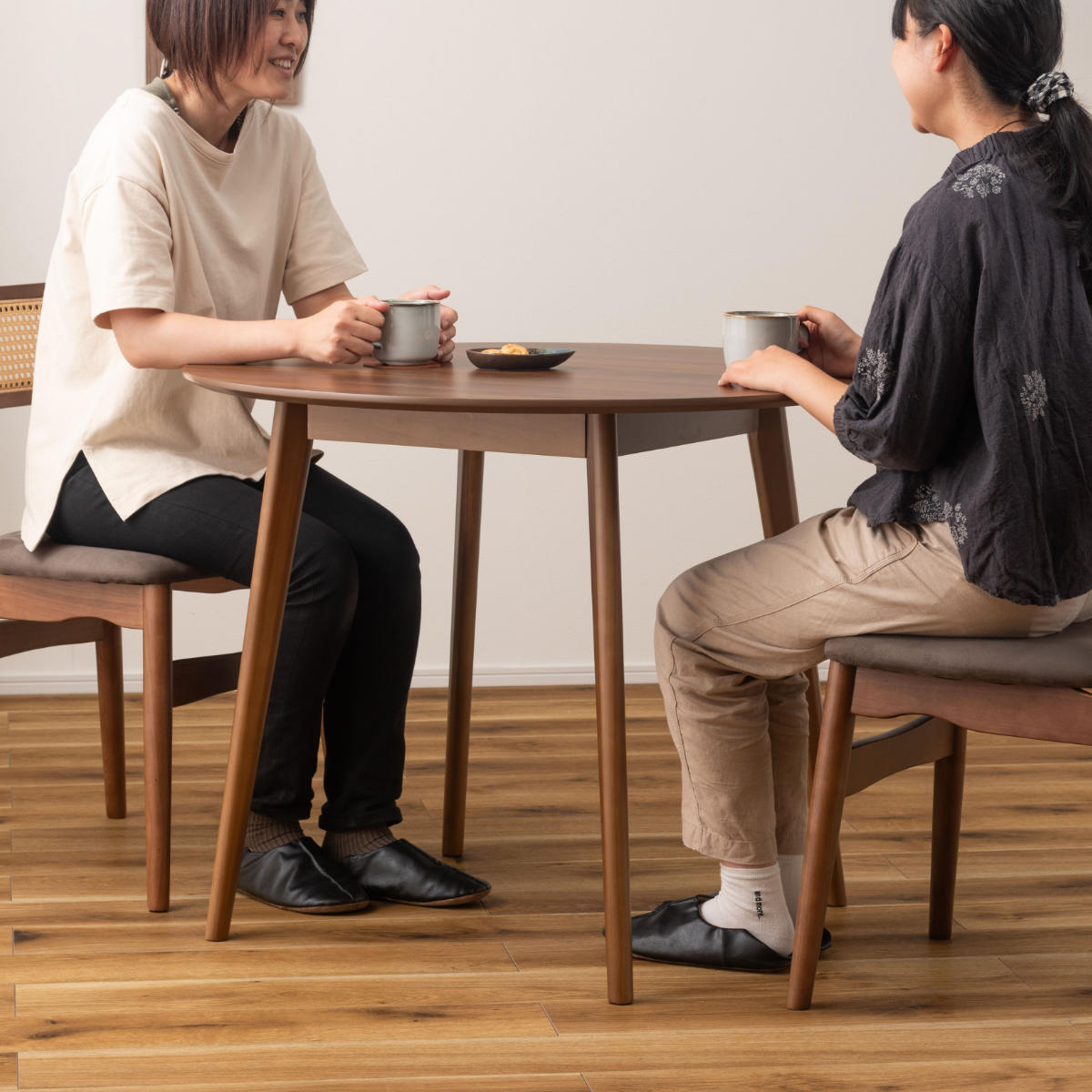 東谷 ダイニングテーブル 幅90cm 円型 木目調 （ カフェテーブル