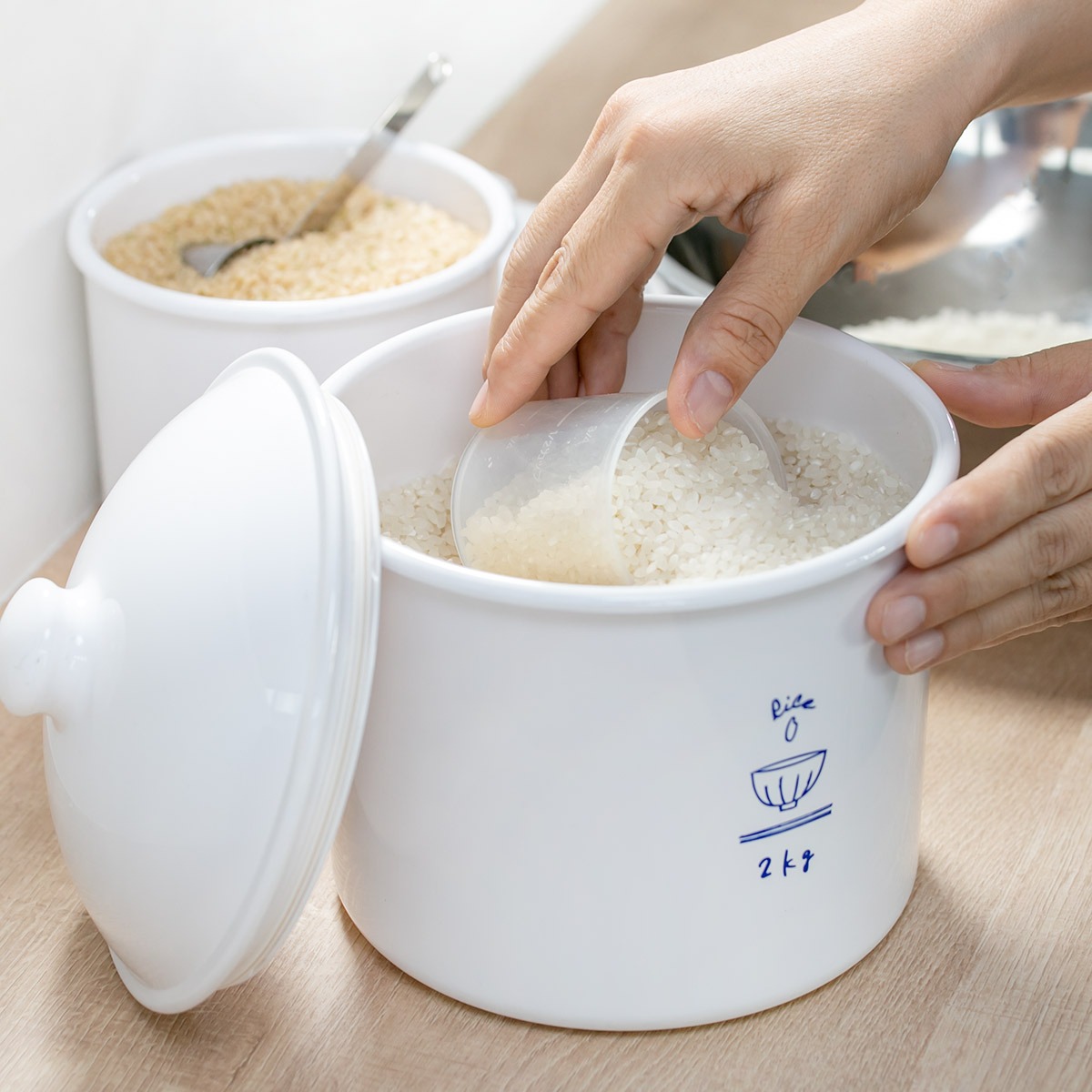 米びつ 2kg RICE CAN （ 日本製 密閉 冷蔵庫 保存容器 キャニスター 2.3L 米櫃 ライスボックス こめびつ 米ストッカー  お米ストッカー 米 お米 保存 容器 ） : 405092 : リビングート ヤフー店 - 通販 - Yahoo!ショッピング