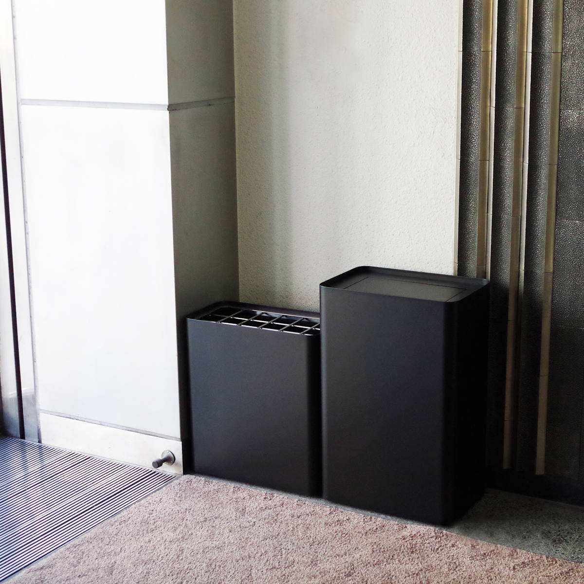 屋内用ゴミ箱 48L 回転蓋 ブラック色 業務用ダストボックス 屑入