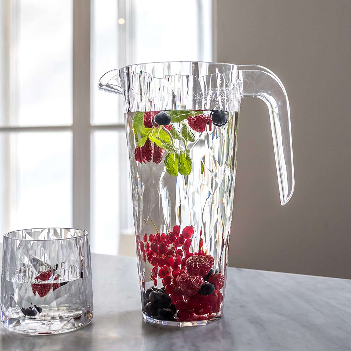 フィルター付きプラスチックピッチャー 約1リットル ピッチャー カラフェ 1.5L KOZIOL Super プラスチック （ 食洗機対応