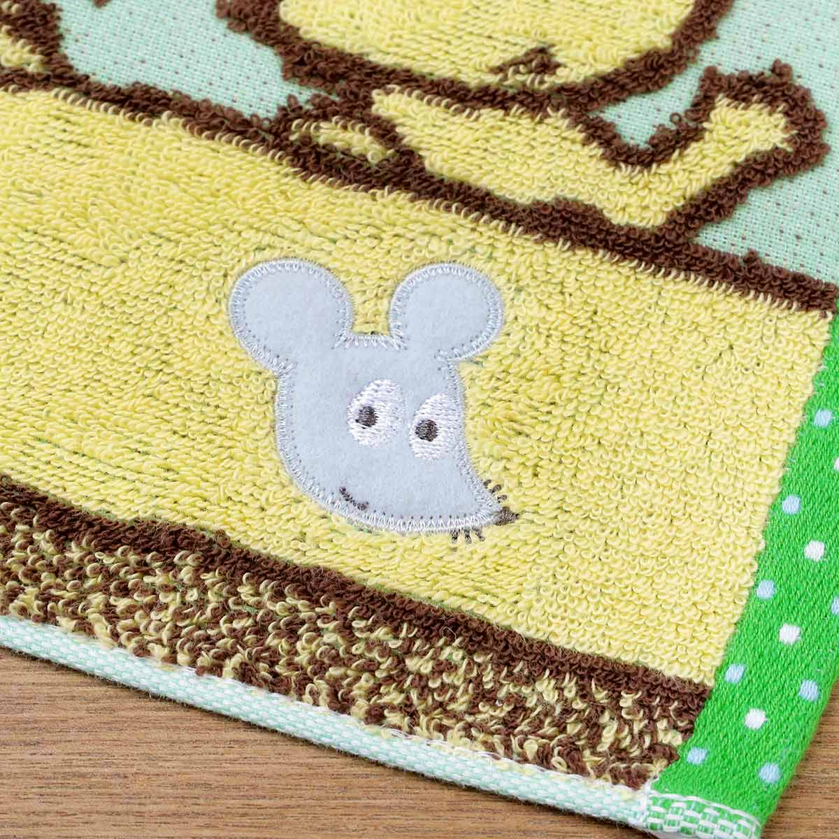 手刺繍入ちっちゃな ガーゼハンカチ【ねずみくんと黄色いお花】 フェイスタオル ねずみくんのチョッキ いってきます 34x80cm （ ねずみ