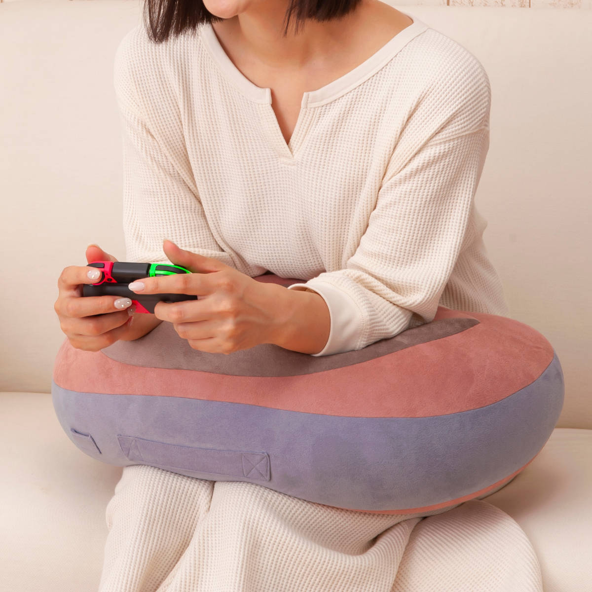 ゲーム、スマホ楽々クッション クッション ゲーミングクッション Rakua ビーズ （ ゲーム スマホ