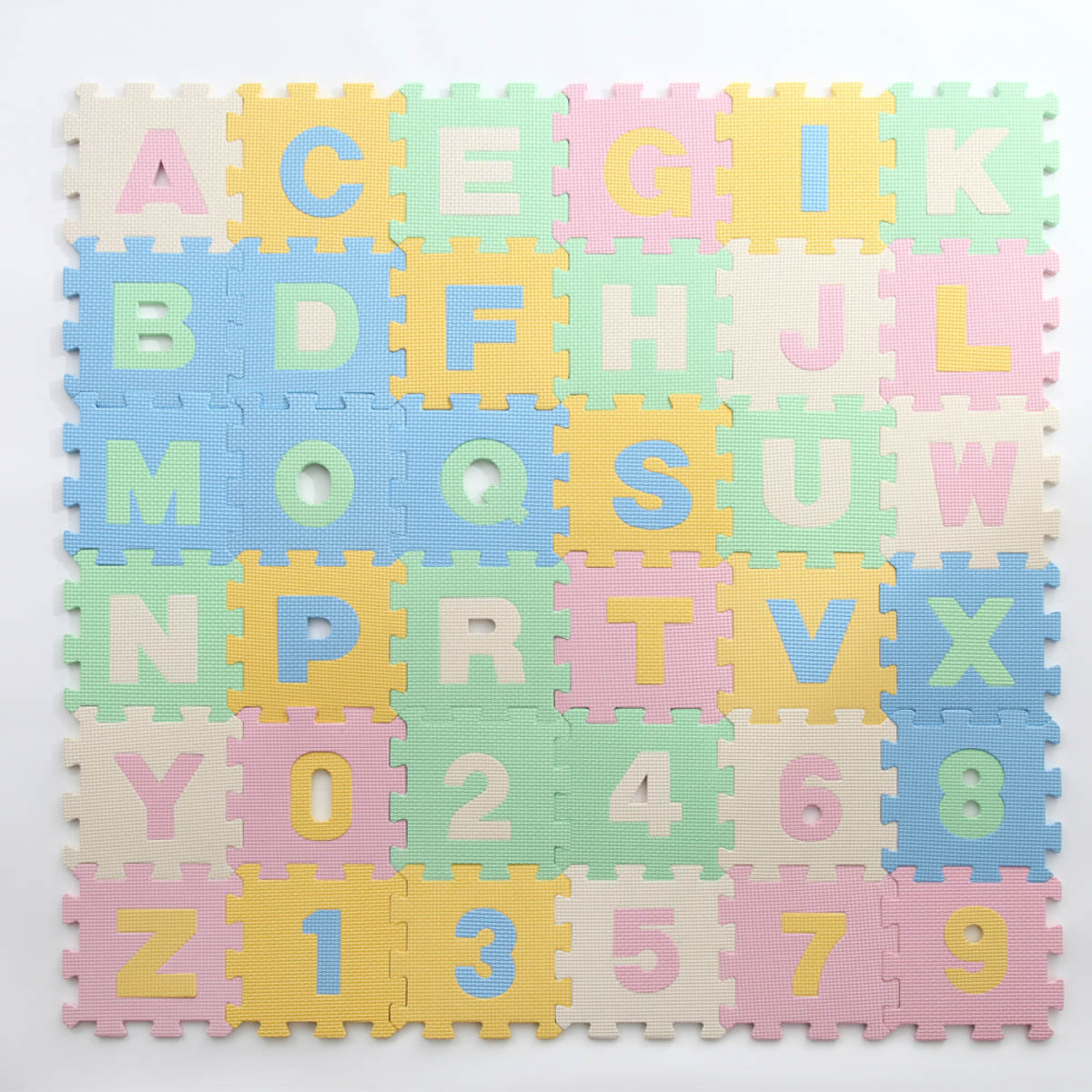 ジョイントマット 17×17cm 英数字パズルマット 36枚組 （ マット
