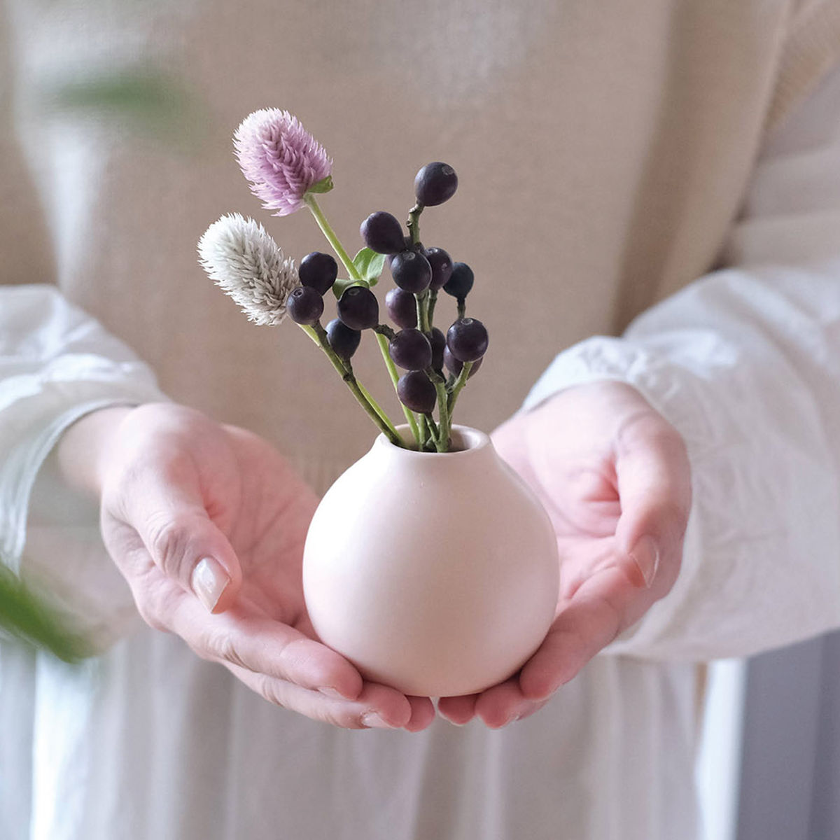 花瓶 ミニメロウベース 陶器 直径7.5×高さ7cm （ 一輪挿し 花びん ベース フラワーベース ミニ 丸 ） : 412283 : リビングート  ヤフー店 - 通販 - Yahoo!ショッピング