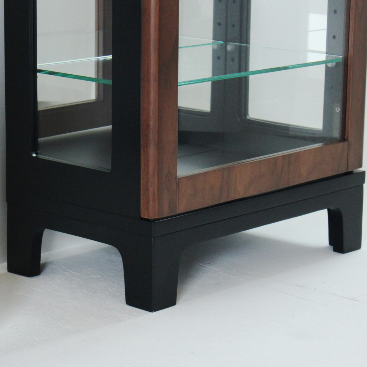 塩川光明堂 コレクションラック ショーケース ウォールナット扉 背面