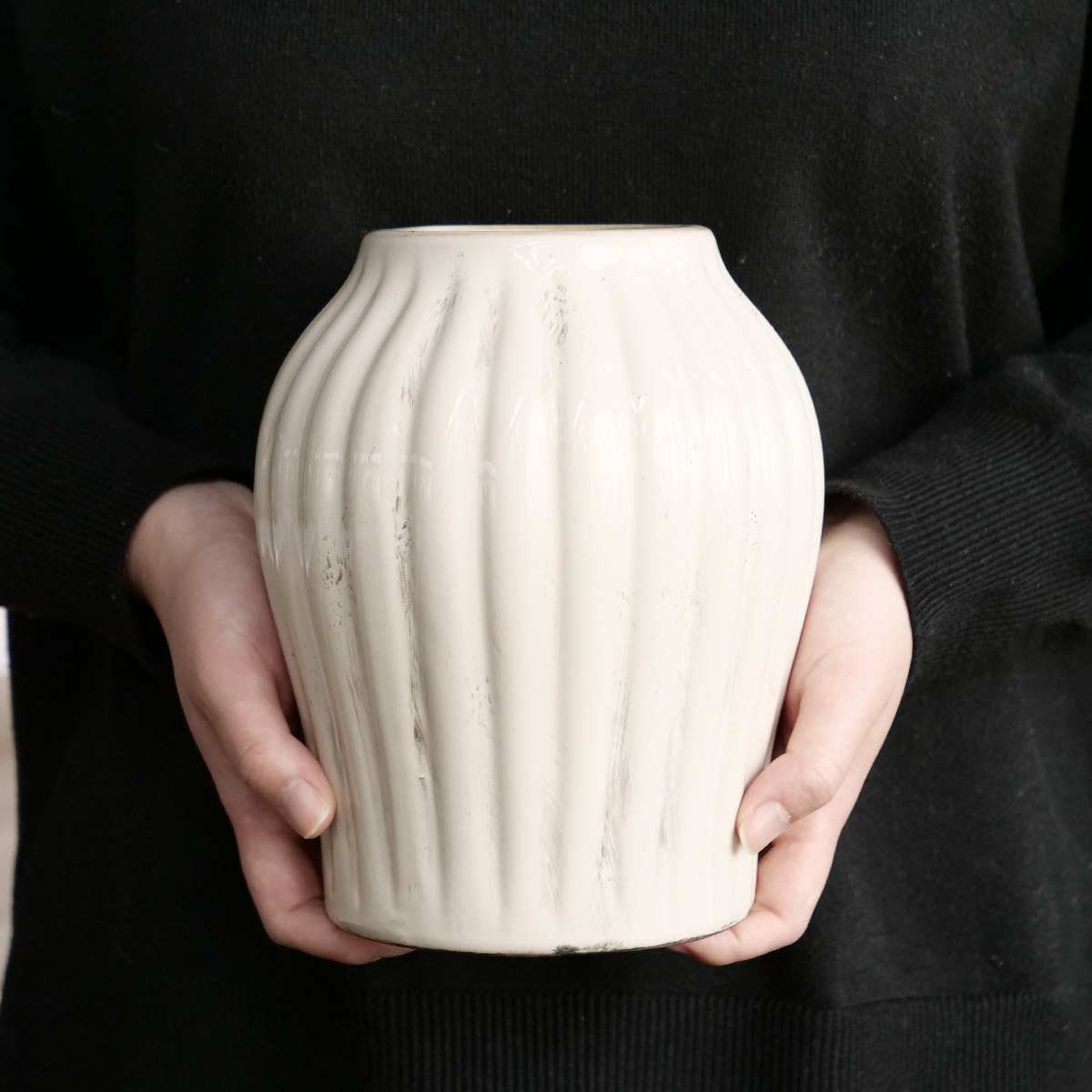 花瓶 セラミックベース 直径16.5×高さ20cm （ フラワーベース 花びん 花器 花生け ベース セラミック 陶磁器 壺 花 ）