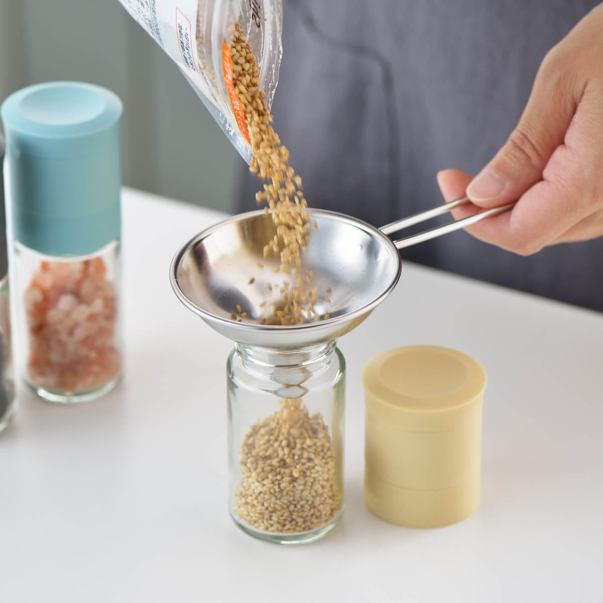 ヨシカワ ろうと 手付きロート 中 料理のいろは 日本製 （ 漏斗