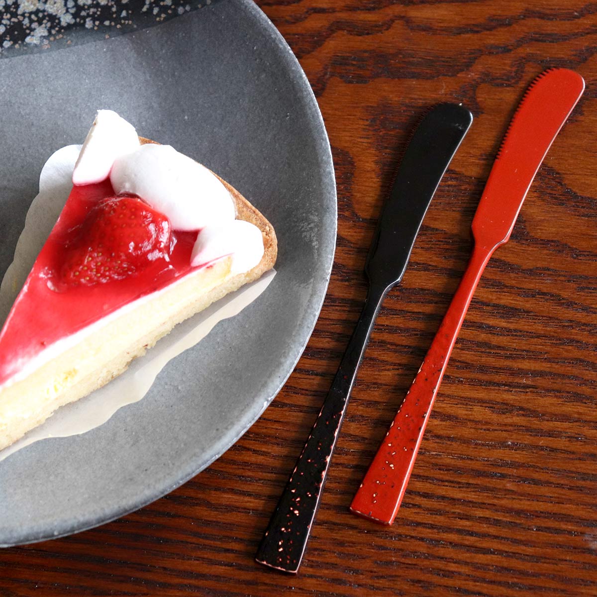 匿名配送☆コーデ* HARRIS & SON ケーキサーバーナイフ 26cm弱 工房アイザワ 純銅鎚目文 朱塗り ケーキナイフ （ aizawa 日本製 純銅