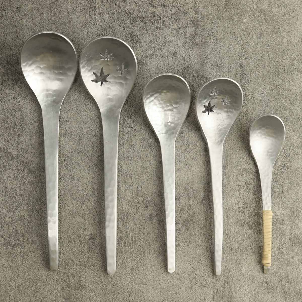 工房アイザワ 鎚目アルミレンゲ 穴明 中 71217 （ aizawa 穴あき