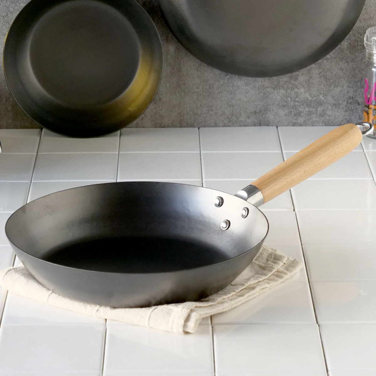 特典付き 鉄フライパン 26cm 木柄 HANAKO+a 打出し窒化加工 日本製