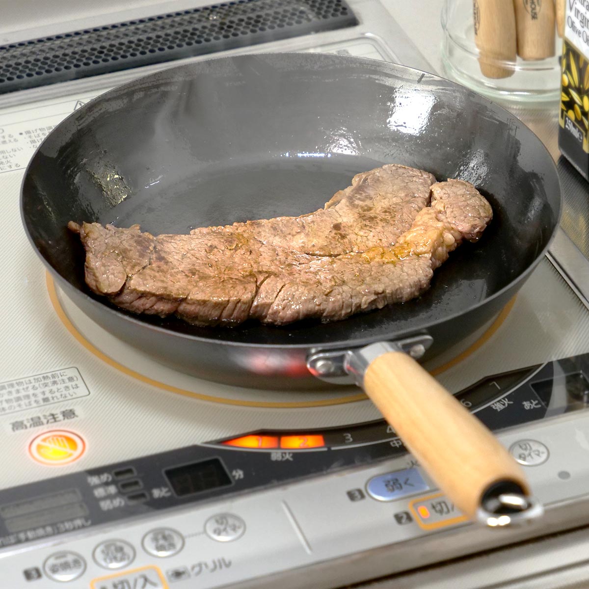 特典付き 鉄フライパン 26cm 木柄 HANAKO+a 打出し窒化加工 日本製