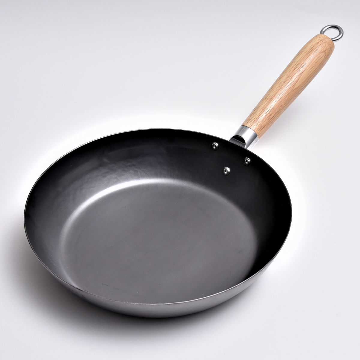 特典付き 鉄フライパン 26cm 木柄 HANAKO+a 打出し窒化加工 日本製