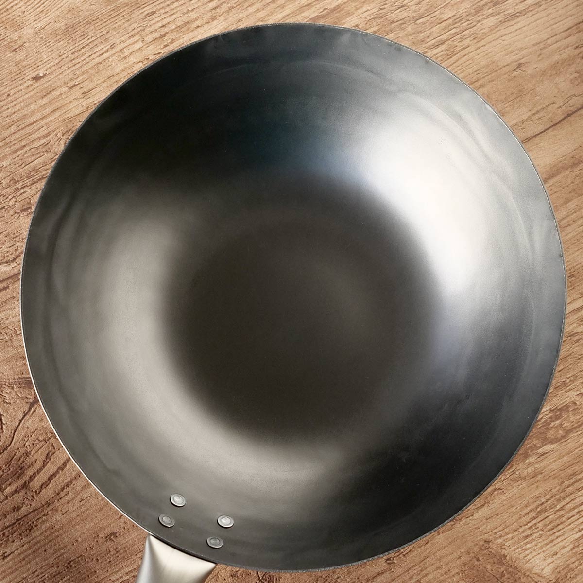 特典付き 鉄フライパン 27cm 深型 チタン柄 HANAKO+a 打出し窒化加工