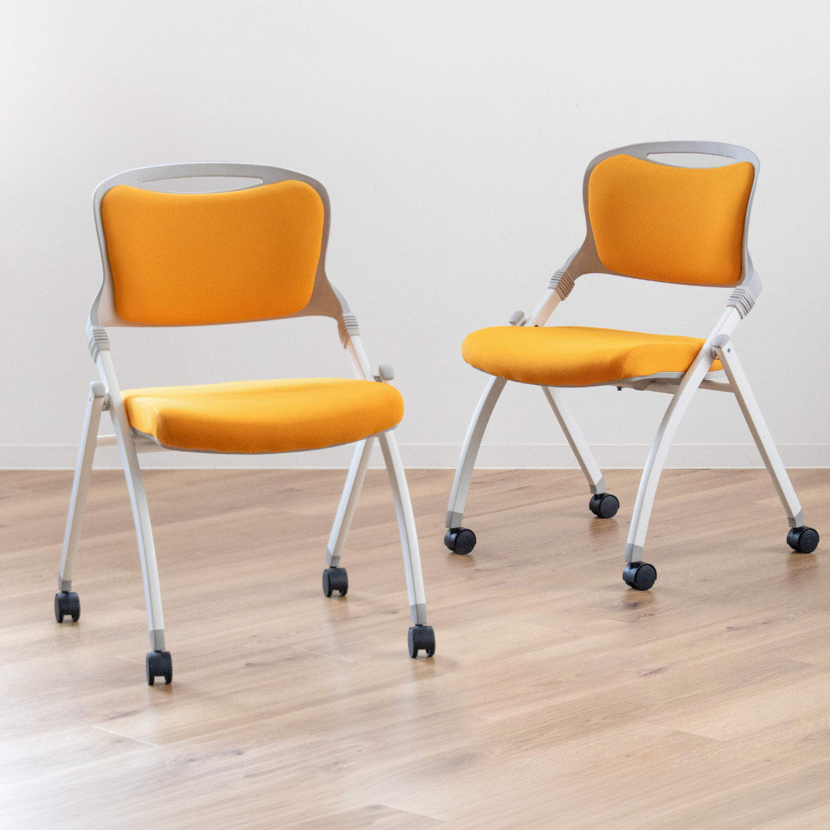 オフィスチェア 座面高48cm 2脚セット 折りたたみ スタッキング可能