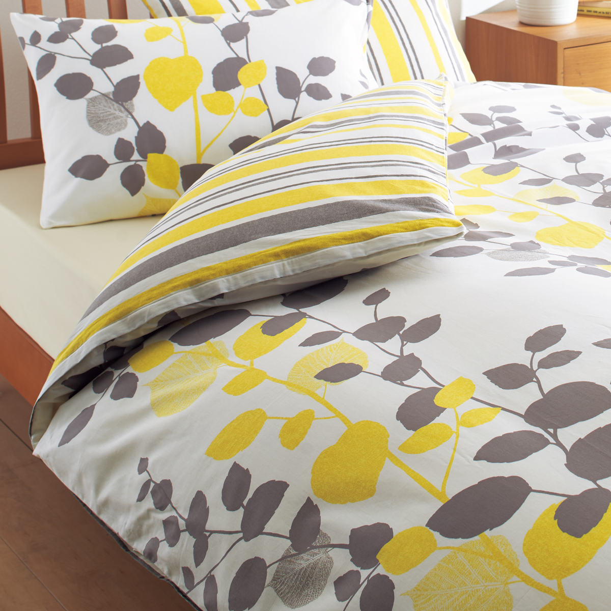 西川（nishikawa） 掛け布団カバー リバーシブル リーフ柄 mee