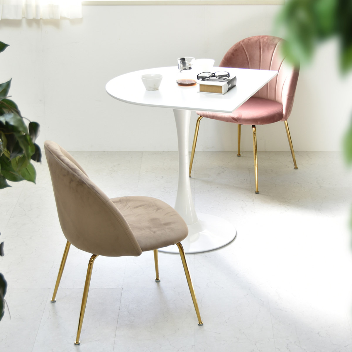 B.Bファニシング カフェテーブル 幅70cm ハーフ ホワイト （ 壁寄せ 半