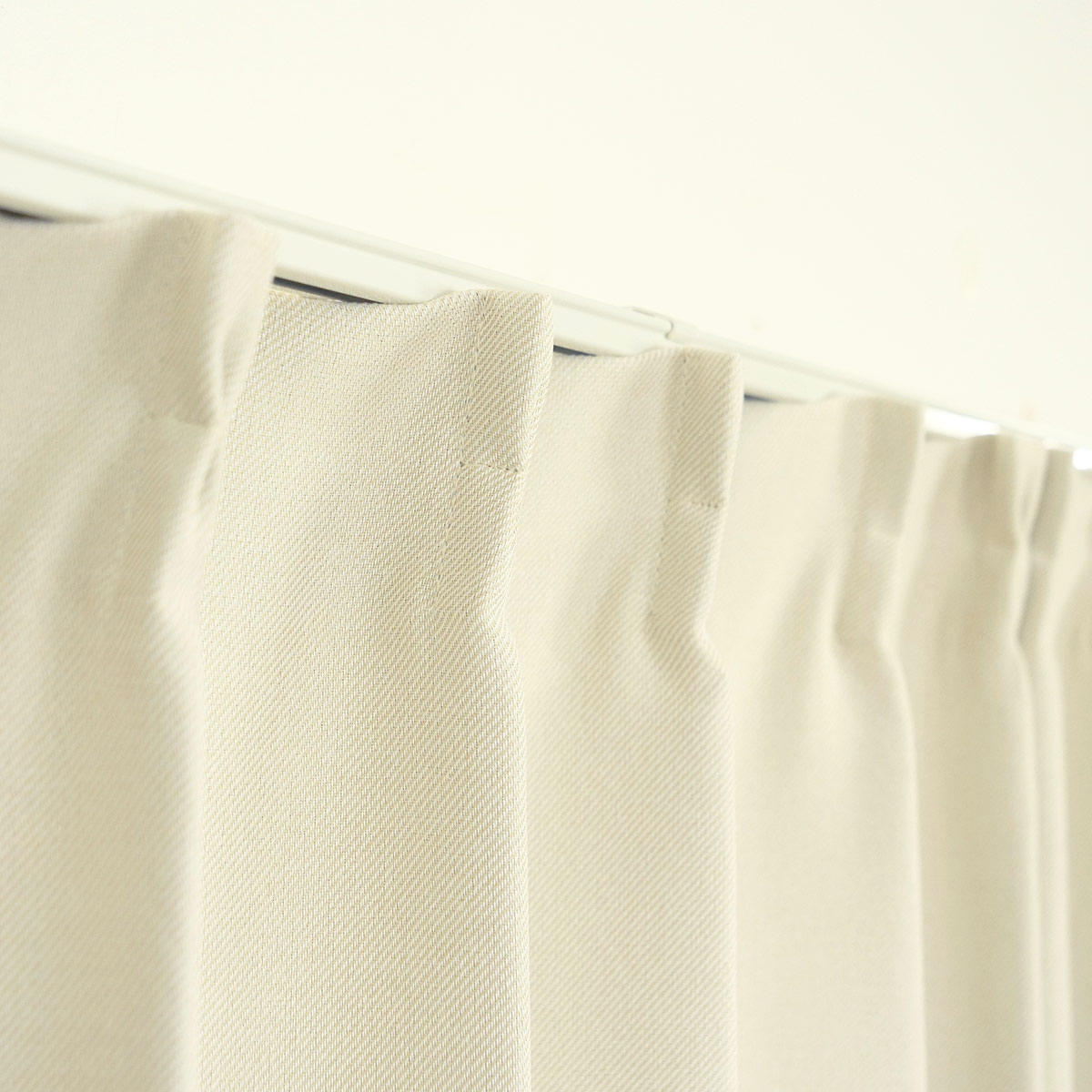 ユニベール（UNIVERS） カーテン 防炎 2級遮光カーテン 幅200×丈135