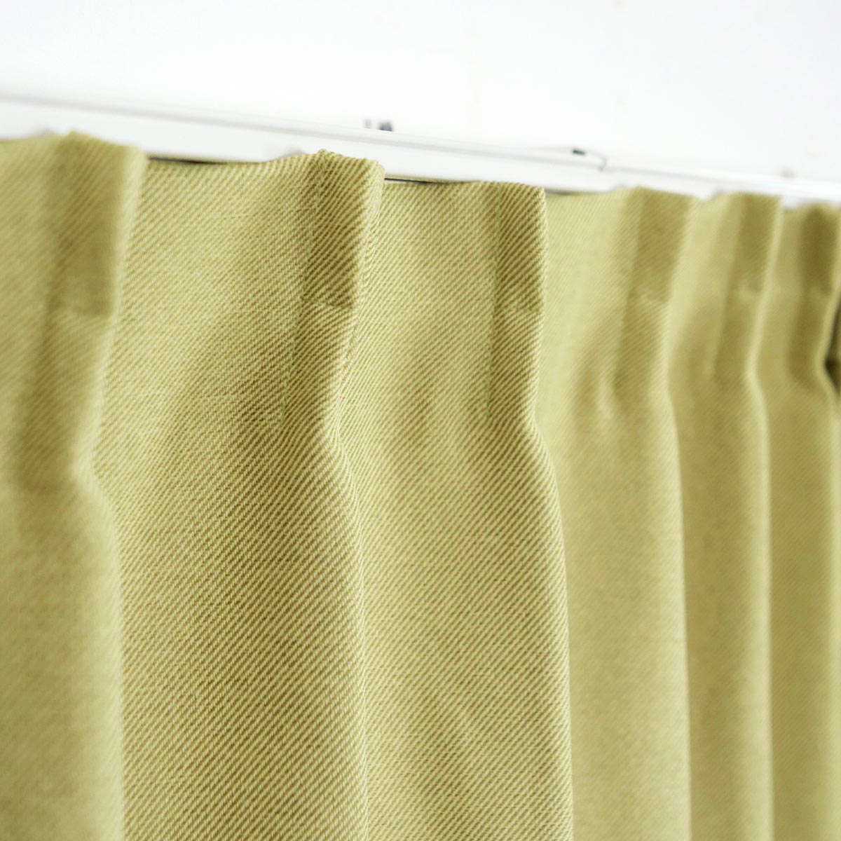 ユニベール（UNIVERS） カーテン 防炎 2級遮光カーテン 幅200cm×丈135