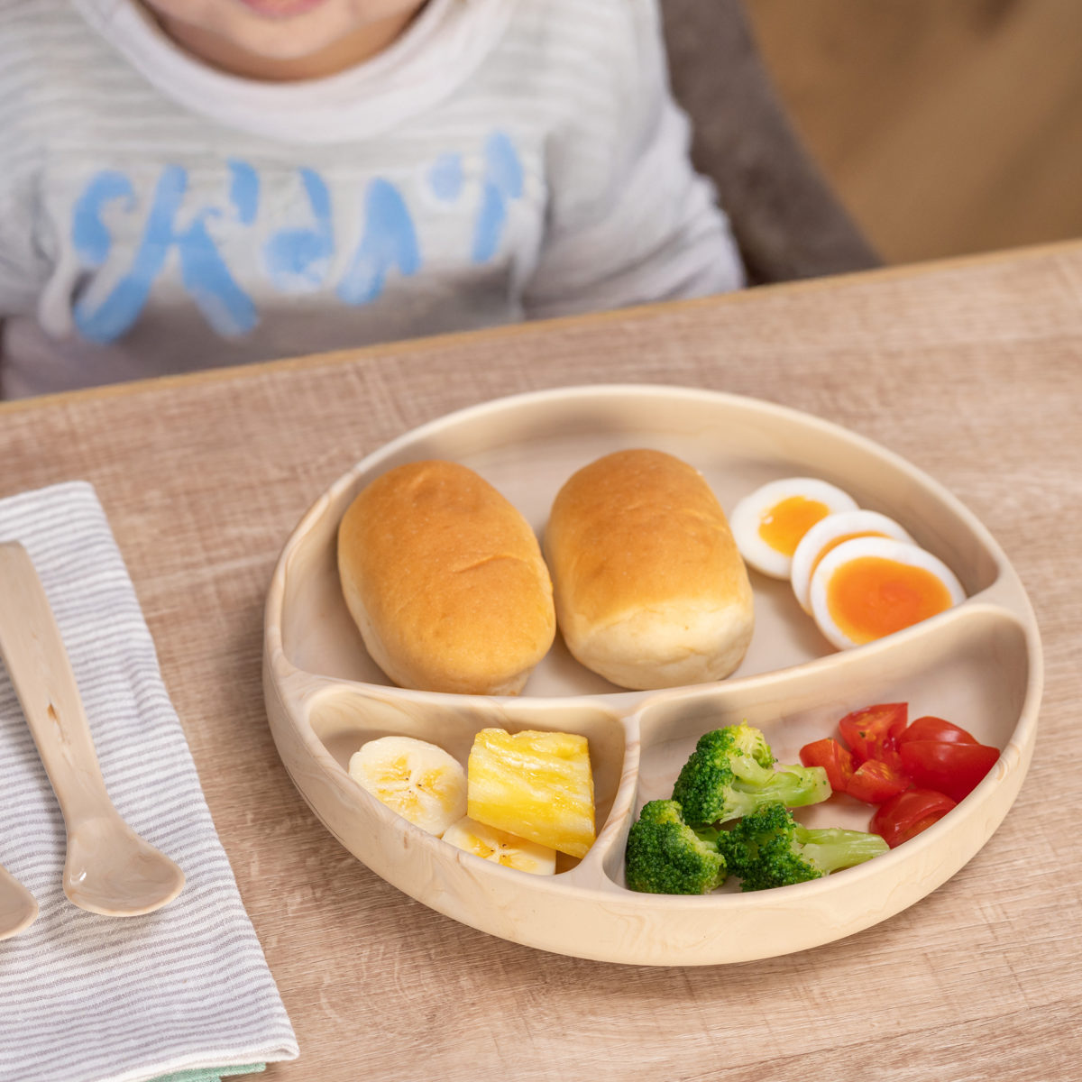 ベラトゥーノ BELLA TUNNO ベビー食器 ひっくり返らない ランチ