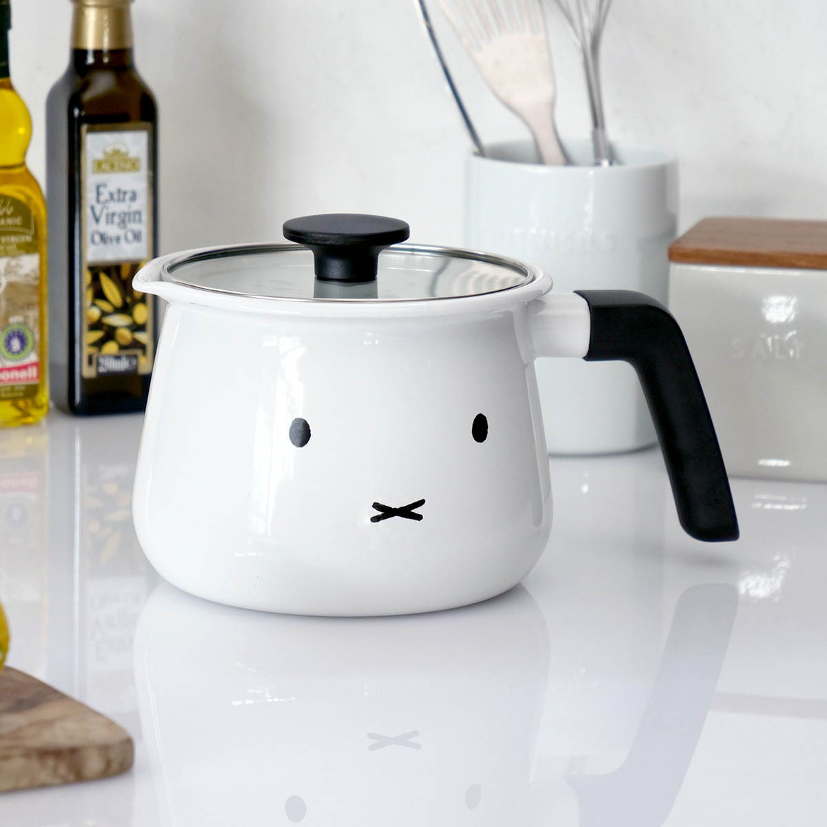 マルトミ ホーロー鍋 中サイズ 新品 未使用品 楽天市場】両手鍋 15cm ホーロー ガラス蓋付き シリコン保存蓋付き