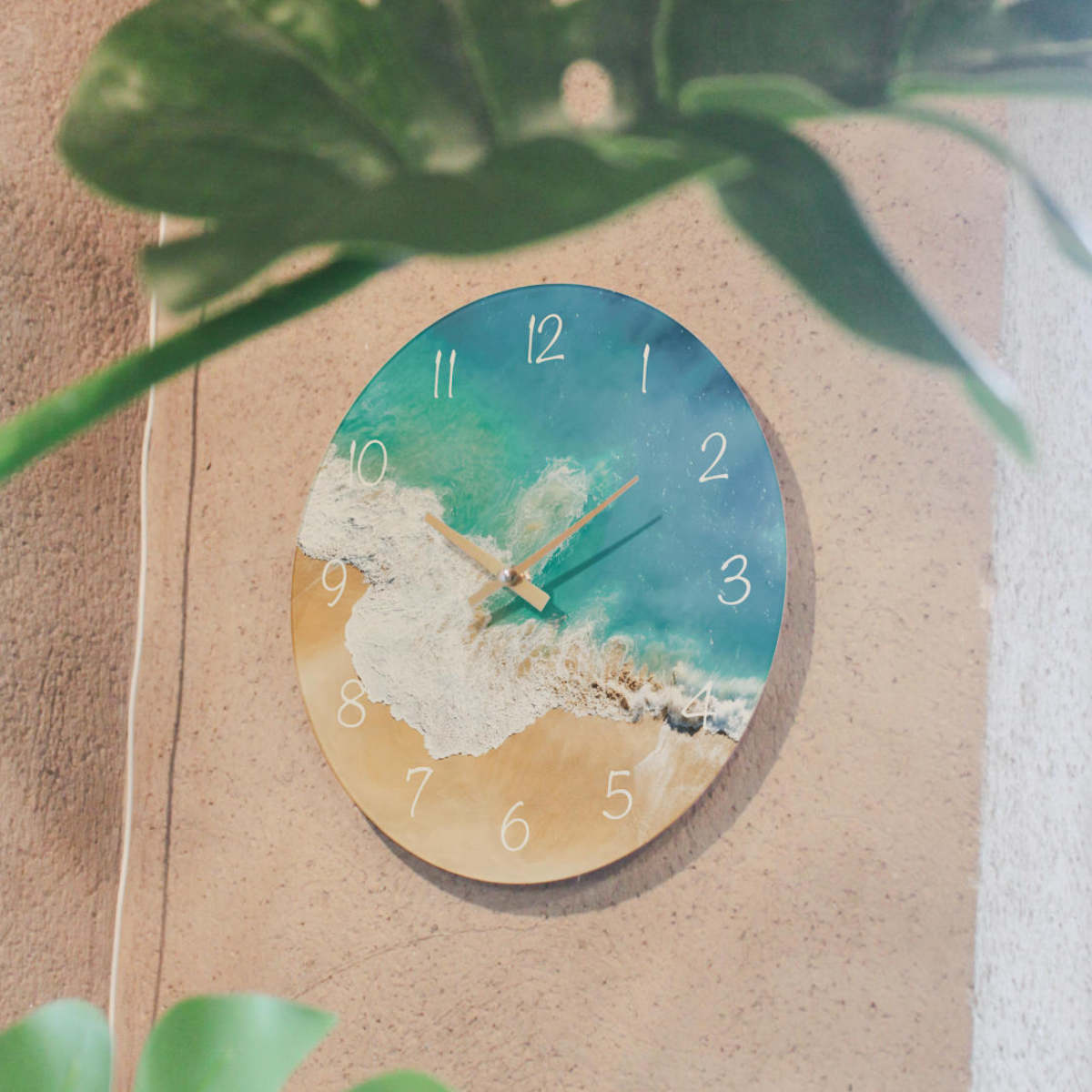 螺鈿　掛時計　宝石　アンティーク風　伝統工芸　ウォールクロック　時計　壁掛け　丸 掛け時計 ガラスウォールクロック ビーチF 直径30cm 電池式 （ 時計