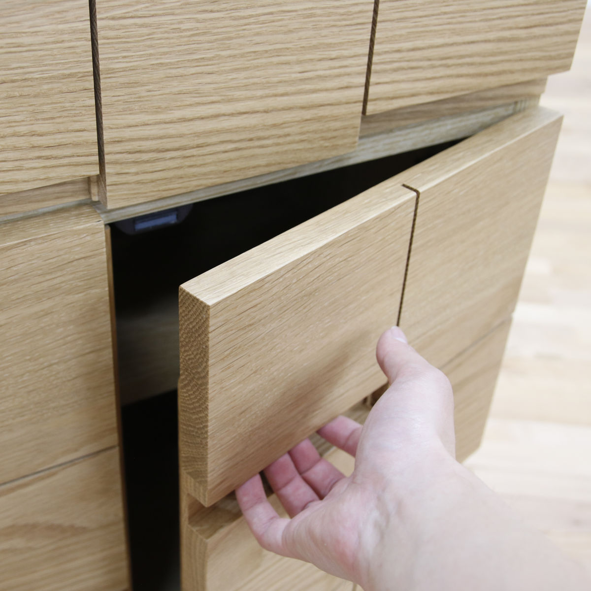 丸田木工 仏壇キャビネット 開き戸 ホワイトオーク 日本製 ARK 約幅