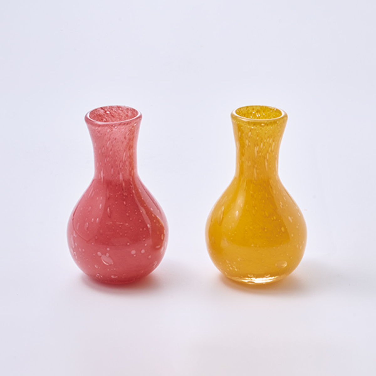 いま人気のアイテム ガラス DGガラスアクビー 花瓶 直径10×高さ16.5cm フラワー （ 花瓶・フラワースタンド