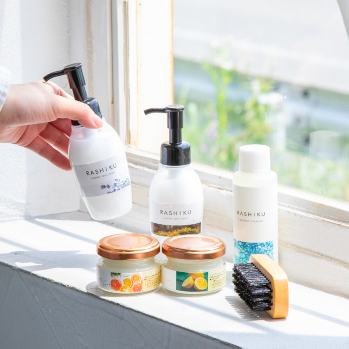 靴磨き レザーシューズ用 豚毛ブラシ RASHIKU （ ブラシ 手入れ 革靴