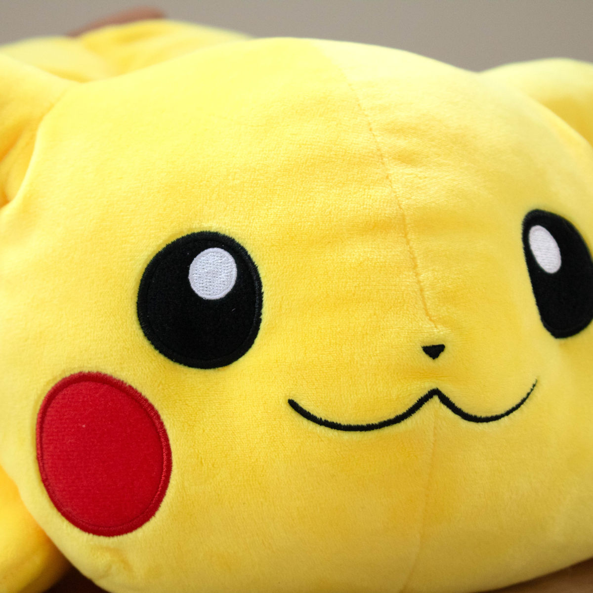 ティッシュケース ポケモン ピカチュウ 寝そべり （ ティッシュカバー
