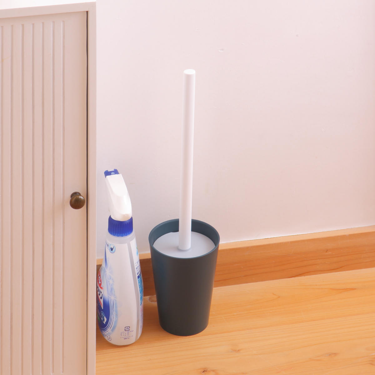 tidy（ティディ） トイレブラシ ケース付き PlaTawa for toilet