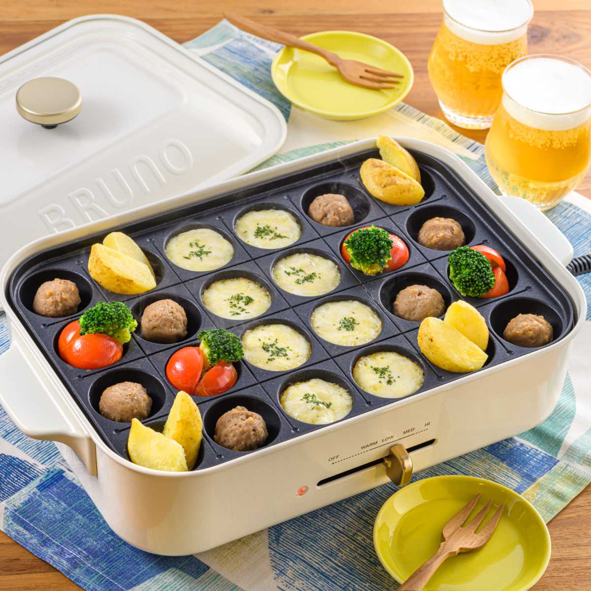 BRUNO コンパクトホットプレート ブルーグレイ　たこ焼きプレート付き BRUNO（ブルーノ） コンパクトホットプレート たこ焼きプレート付き 蓋