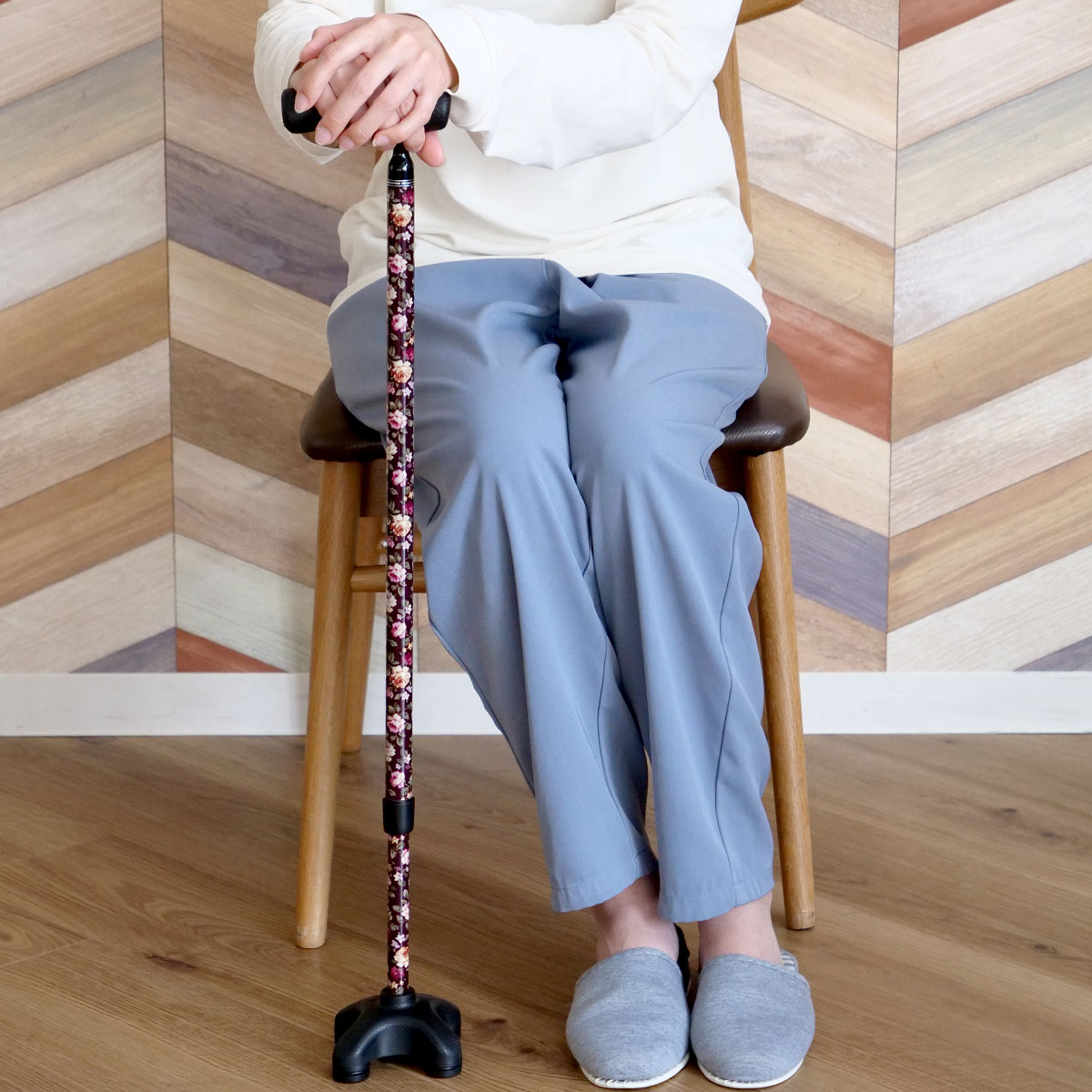 マキテック 杖 4点杖 自立式 クワドケイン easy to hold カーボン製