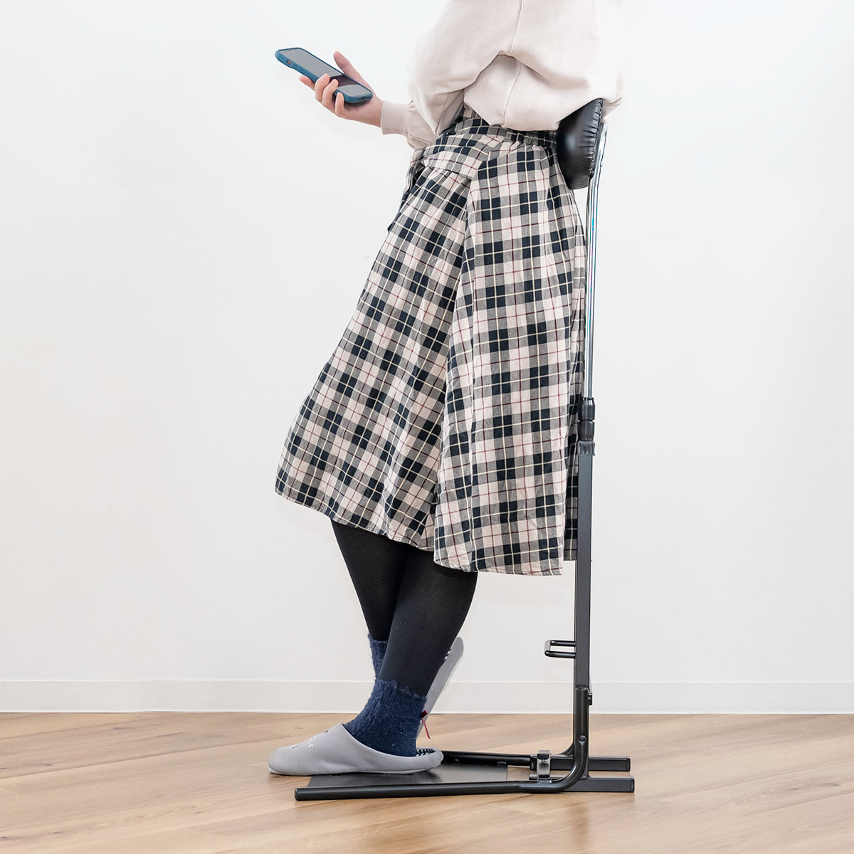 オフィスチェア 腰痛 チェアスタンド 立ち姿勢サポート 背もたれ調節 高さ77〜120cm （ ストレッチ 姿勢 サポート 疲労 軽減 器具 作業 立ち仕事 ）の画像