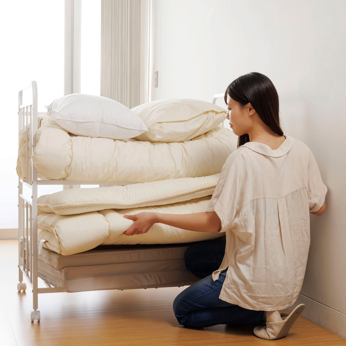 布団収納ラック2段 幅103.5奥行65.5高さ100cm キャスター付き （ 布団 収納 ラック ワゴン ふとん シングル 掛け布団 敷き布団 マットレス 通気性 高さ調節 ） | サン・ハーベスト | 13
