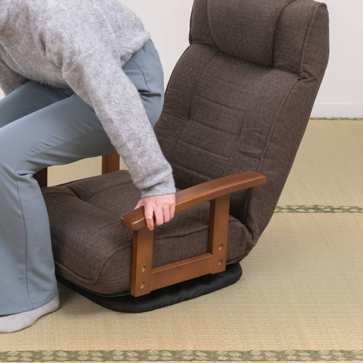 座椅子　ハイバック　リクライニングチェア　回転式　多機能　ブラウン 楽天市場】【最大2000円OFFクーポン】座椅子 腰痛 肘掛け 回転