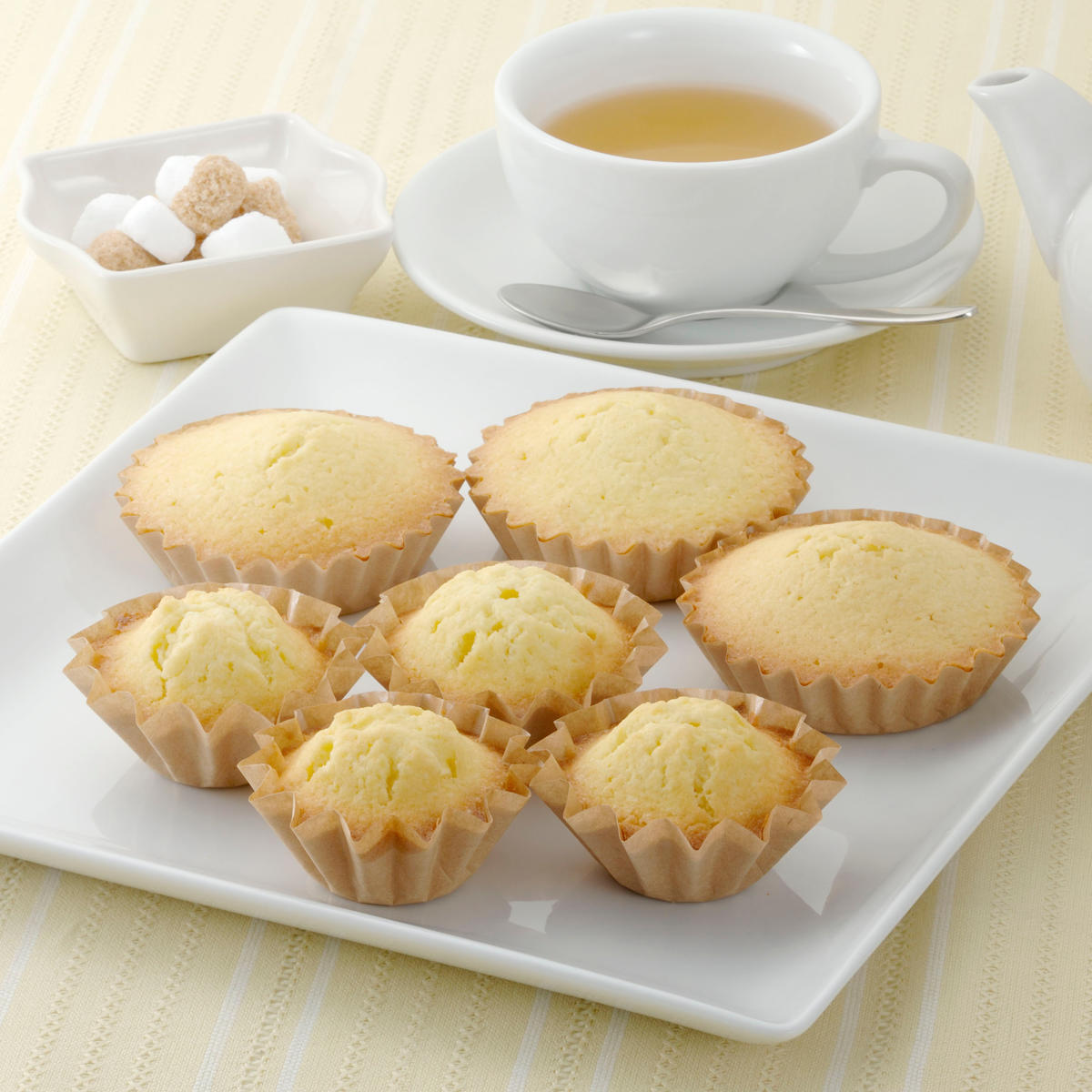 下村企販 マドレーヌ型 200枚 紙製 （ オーブン対応 マドレーヌ 型