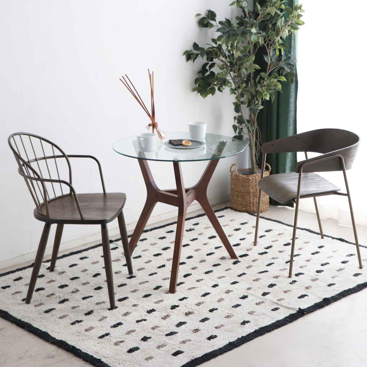 東馬（Tohma） カフェテーブル 一人暮らし 丸 天然木 ガラス天板