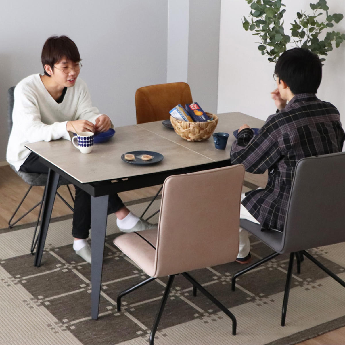 東馬（Tohma） ダイニングテーブル 伸縮式 セラミック天板 140〜170cm