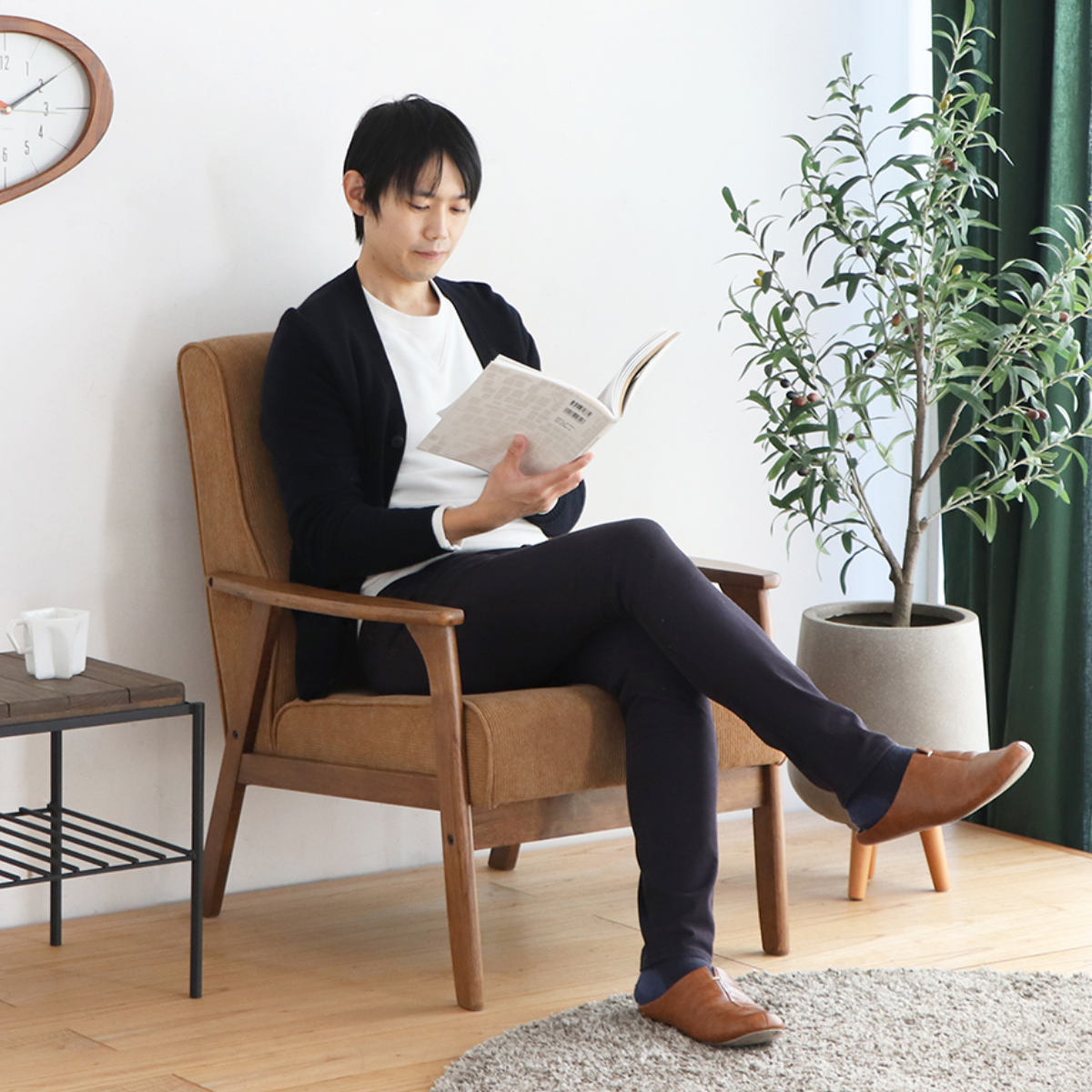 ソファ 一人掛け 天然木肘付き コーデュロイ カントリー調 幅66cm （ 1