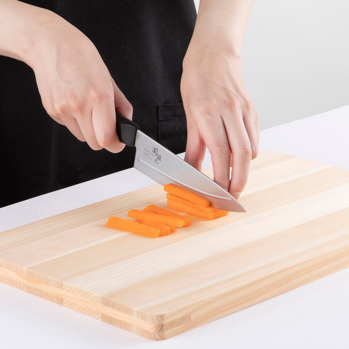 関孫六 万能包丁 15cm しろねず 日本製 マルチナイフ 貝印 （ 料理包丁