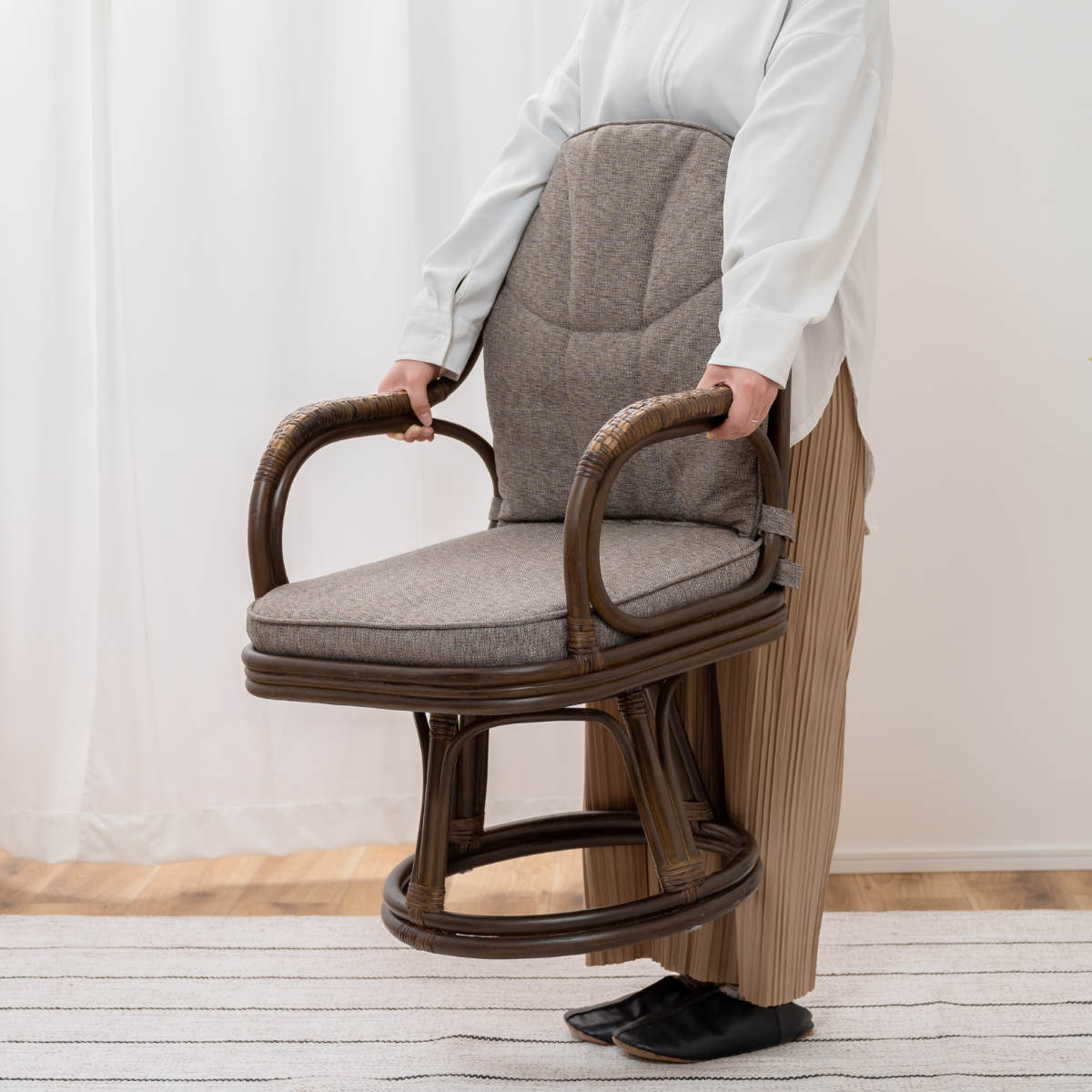 ラタン　回転椅子 東谷 ラタン回転チェア 座面高40cm 天然ラタン 軽量 丈夫 （ 椅子