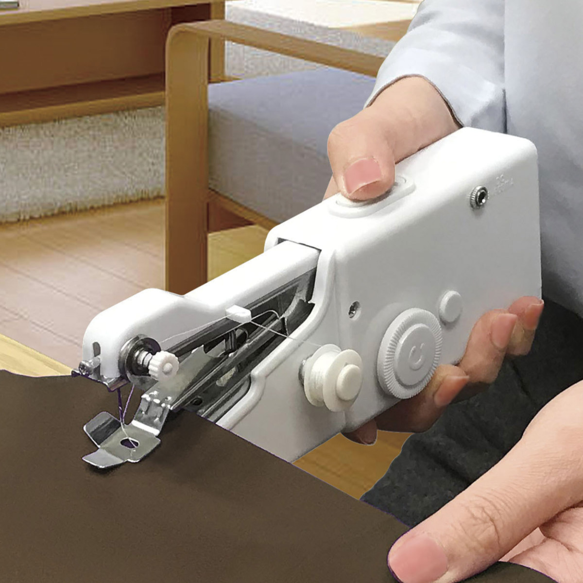 ポータブルハンドヘルドミシン - ポータブル電動ミニハンドヘルドステッチマシン 初心者と大人向け 使いやすい高速ステッチ 薄い服、生 ハンドヘルドミシン ミニミシン クイックステッチ用 ポータブルミシン 家庭 旅行 DIYに最適 初心者用ミシン 簡単 div