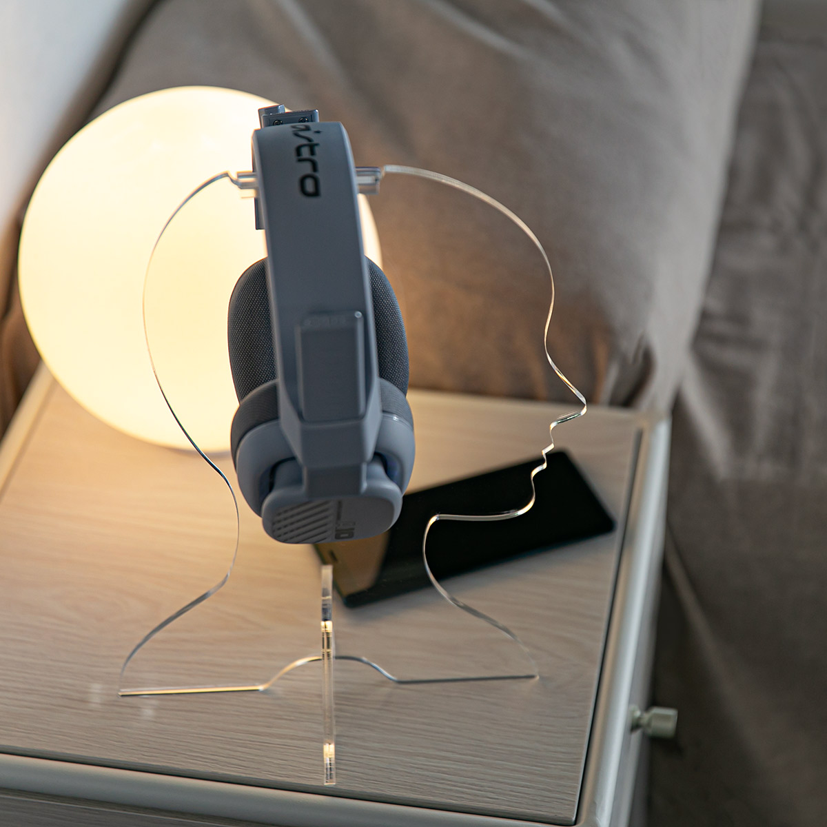 アリスヘッドホンの特典アクリルヘッドホンスタンド NIKKE』アリス（声