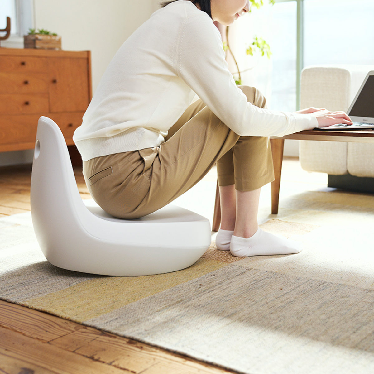 I'mD（アイムディー） 座椅子 おしゃれ コンパクト 持ち運びしやすい