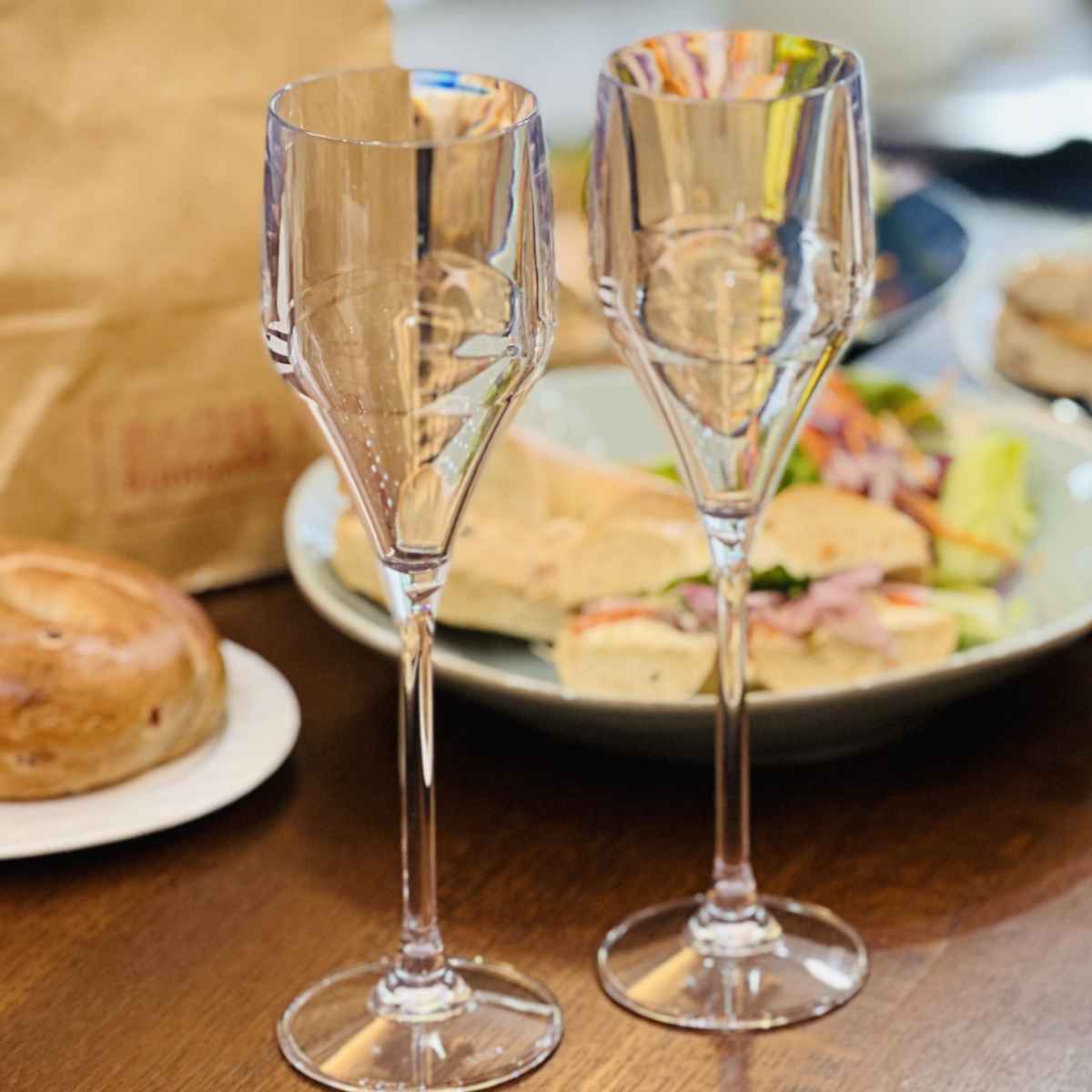 シャンパングラス 207ml チェアーズカップ プラスチック トライタン