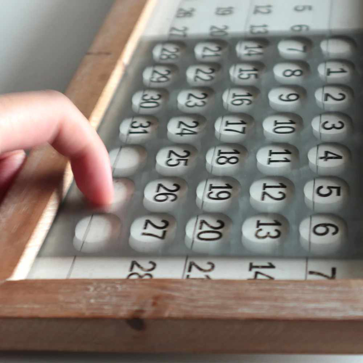 万年カレンダー WOODEN PERPETUAL CALENDAR MINI 掛け置き両用