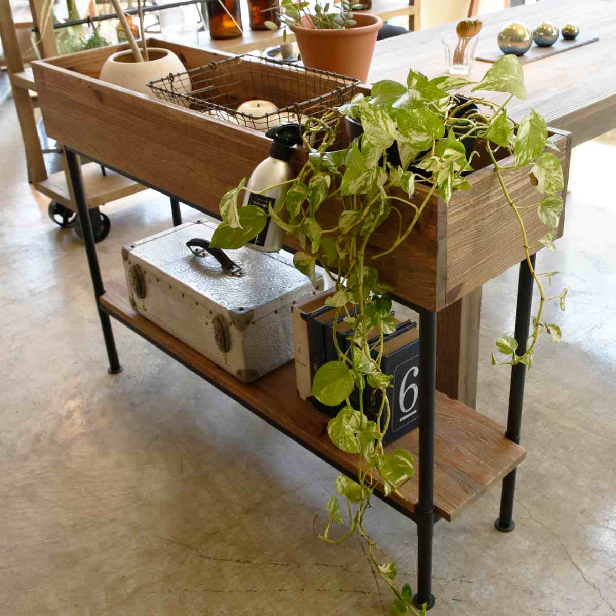 パンチングシェルフ　ウッド　スチール　棚　ビンテージ　デザイン　プランターラック GART（ガルト） シェルフ パイン材 北欧 木製 屋内用 幅120cm （ 開梱