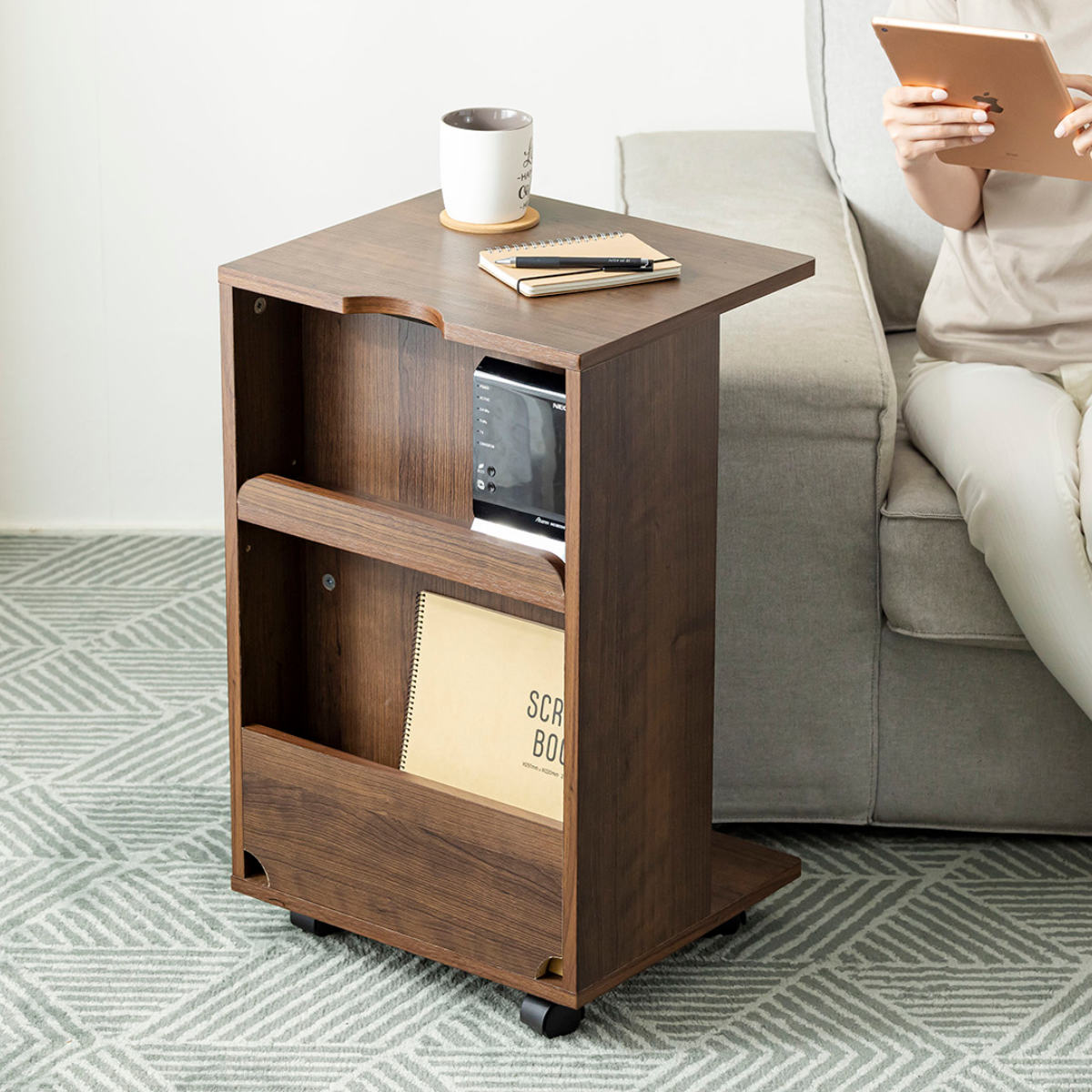 サイドテーブル キャスター付 幅40cm 両面収納付 （ ナイトテーブル